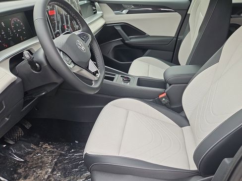 New 2026 Volkswagen Tiguan SE AWD/4WD image 15