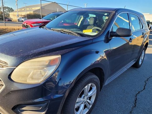 Used 2017 Chevrolet Equinox LS image 8
