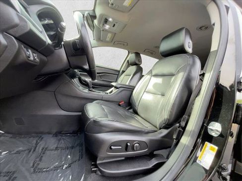 Used 2018 GMC Acadia SLT image 16