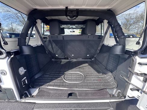 Used 2016 Jeep Wrangler Unlimited Sport w/ Connectivity Group image 34