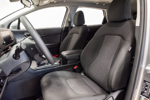 Used 2023 Kia Sportage LX AWD/4WD image 9