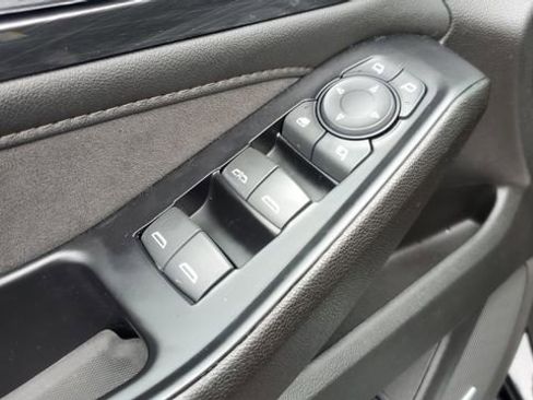 Used 2023 Chevrolet Traverse High Country w/ LPO, Floor Liner Package AWD/4WD image 10