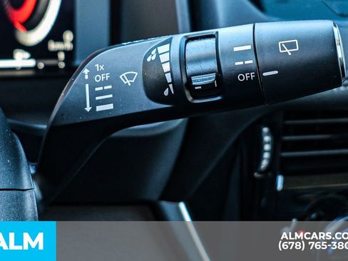 Used 2025 Nissan Rogue Platinum FWD image 30