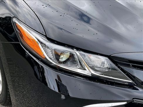 Used 2023 Toyota Camry LE AWD/4WD image 32
