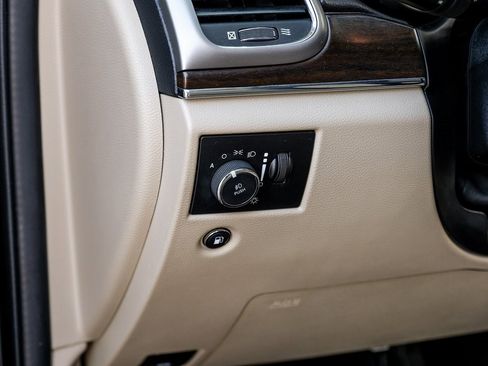 Used 2018 Jeep Grand Cherokee Limited image 36