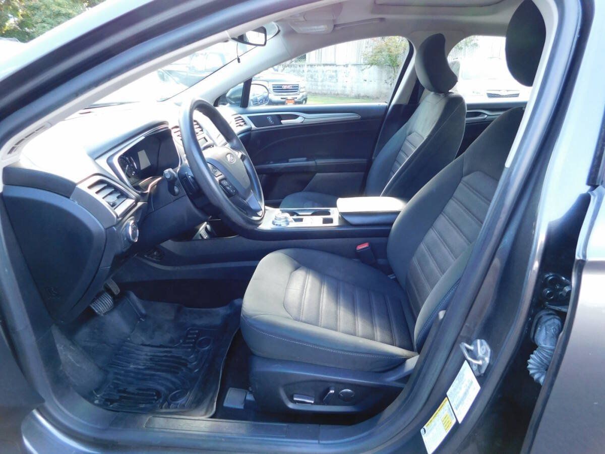 Used 2019 Ford Fusion SE AWD/4WD image 7