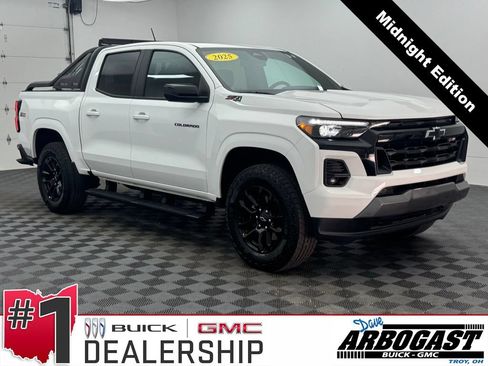 Used 2025 Chevrolet Colorado Z71 w/ Midnight Edition AWD/4WD image 1