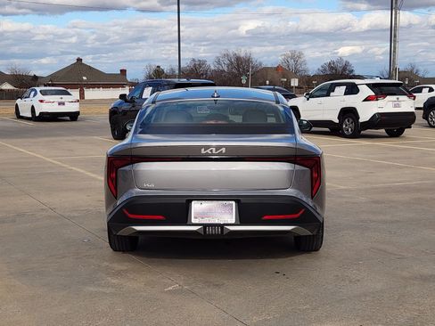 Used 2025 Kia K4 LXS image 8
