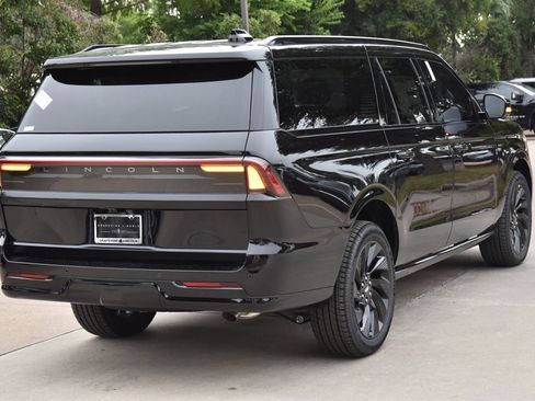 New 2027 Lincoln Navigator L Reserve w/ Jet Appearance Package AWD/4WD image 7