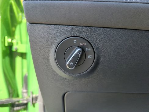 New 2026 Volkswagen Taos SE image 39