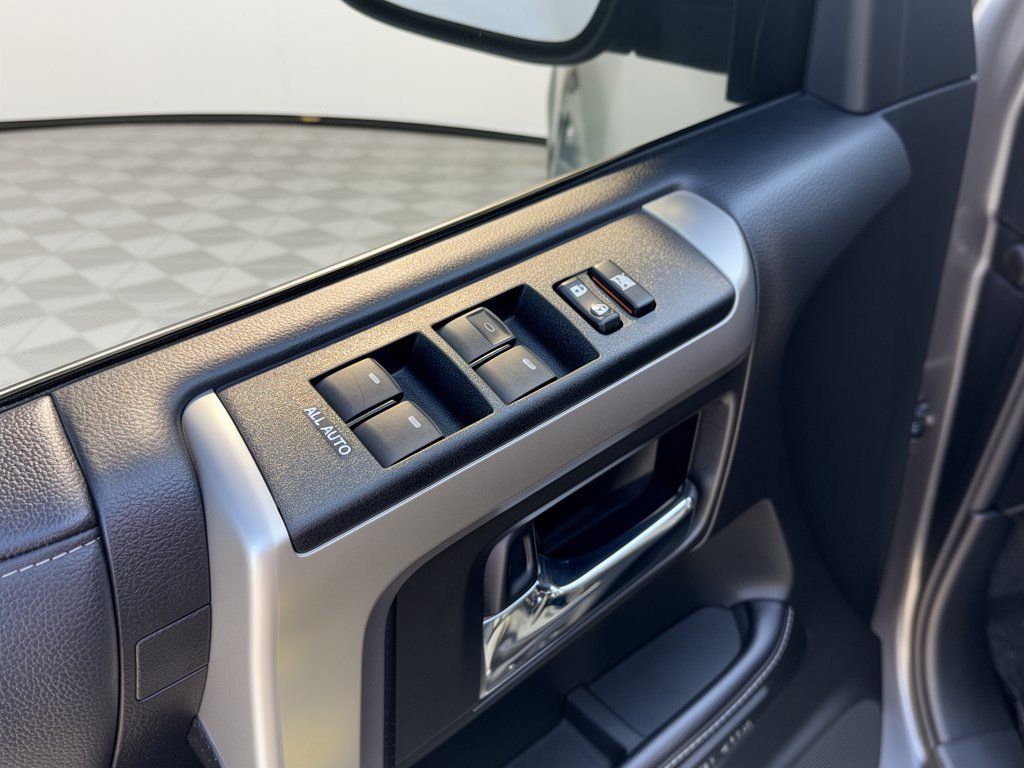 Used 2022 Toyota 4Runner Limited AWD/4WD image 19