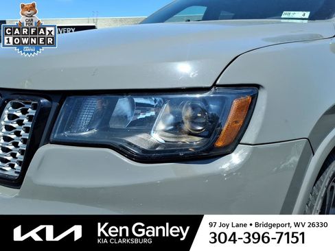 Used 2020 Jeep Grand Cherokee Altitude AWD/4WD image 10