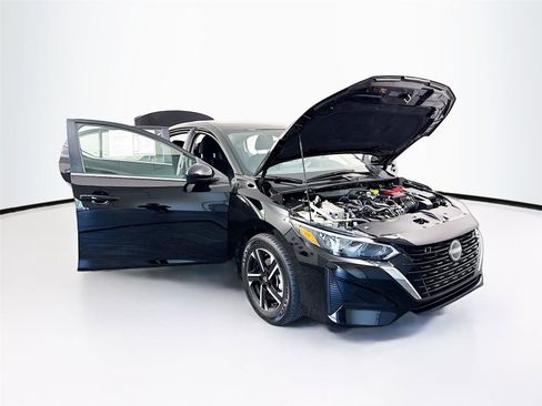 Used 2025 Nissan Sentra SV image 40