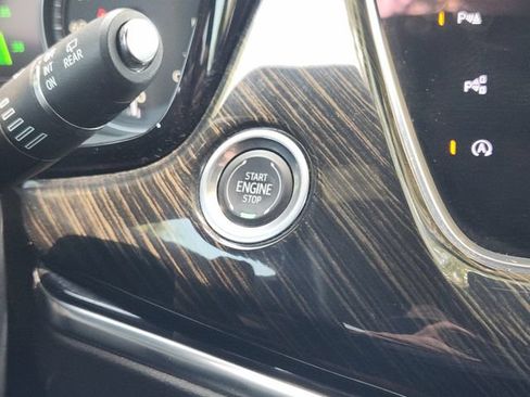 Used 2022 Cadillac XT6 Premium Luxury w/ Technology Package FWD image 22