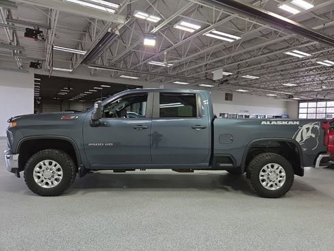 Used 2020 Chevrolet Silverado 2500 W/T image 3