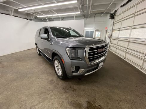 Used 2021 GMC Yukon XL SLT w/ SLT Luxury Plus Package image 8