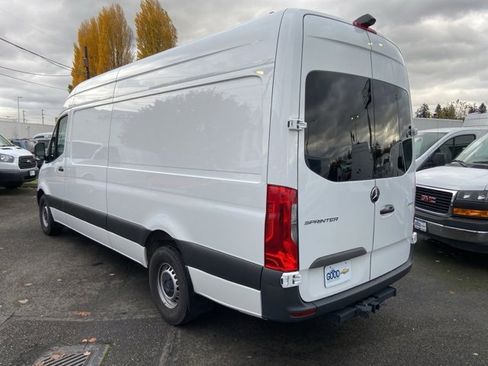 Used 2024 Mercedes-Benz Sprinter 2500 w/ Acoustic Package image 5