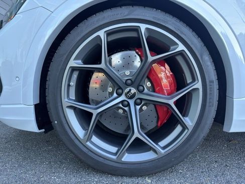 New 2025 Audi RS Q8 performance image 9