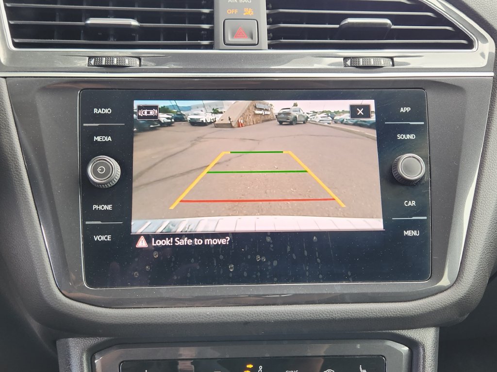 Used 2022 Volkswagen Tiguan SE FWD image 9