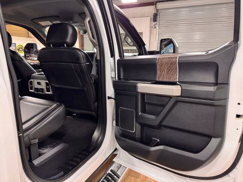 Used 2019 Ford F250 Lariat w/ Lariat Value Package image 18