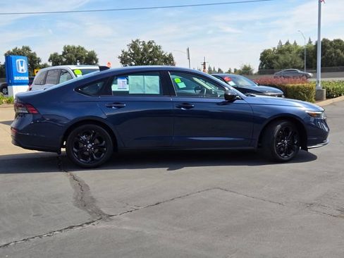 Certified 2025 Honda Accord SE image 3