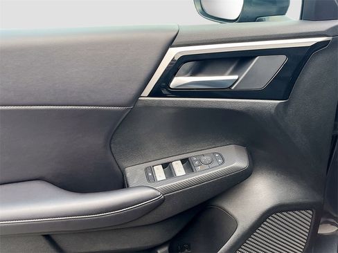 Used 2024 Mitsubishi Outlander SE image 18