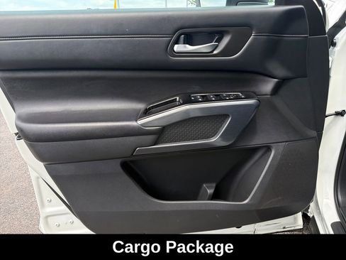 Used 2024 Nissan Pathfinder SL w/ Cargo Package AWD/4WD image 12