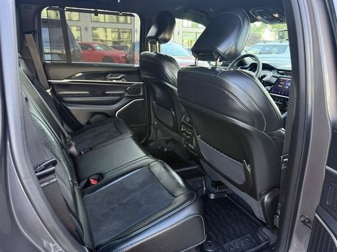 Used 2022 Jeep Grand Cherokee Trailhawk w/ Advanced Protech Group II AWD/4WD image 28