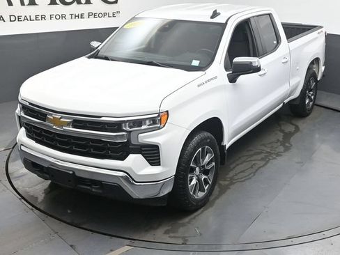 Used 2023 Chevrolet Silverado 1500 LT AWD/4WD image 41