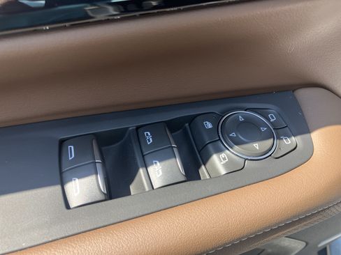 Used 2025 Chevrolet Tahoe High Country AWD/4WD image 20