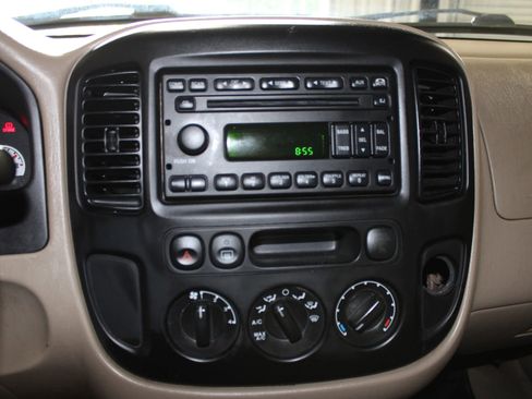 Used 2007 Ford Escape XLS FWD image 13