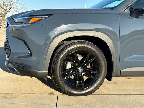 Used 2025 Toyota Grand Highlander FWD image 5