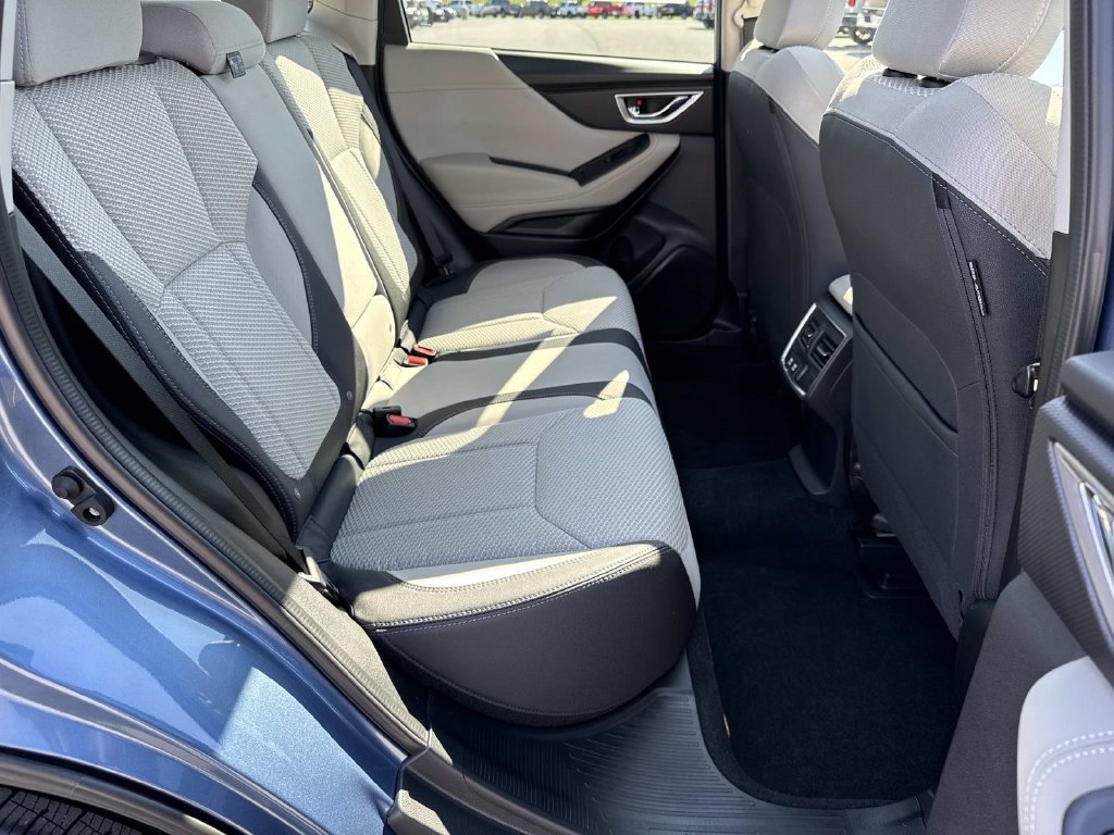 Used 2024 Subaru Forester Premium AWD/4WD image 21