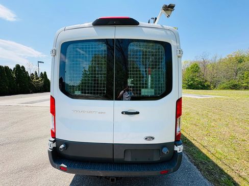Used 2018 Ford Transit 250 148 Medium Roof RWD image 8