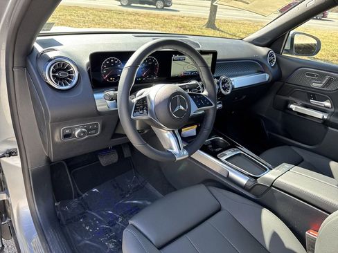 New 2025 Mercedes-Benz GLB 250 250 4MATIC image 13