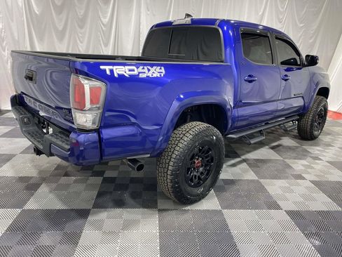 Used 2022 Toyota Tacoma TRD Sport w/ Technology Package AWD/4WD image 4