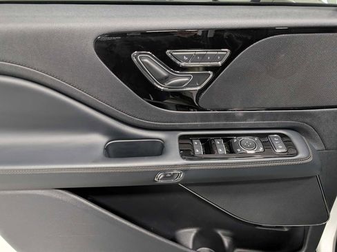 Certified 2025 Lincoln Aviator AWD w/ Jet Appearance Package image 43