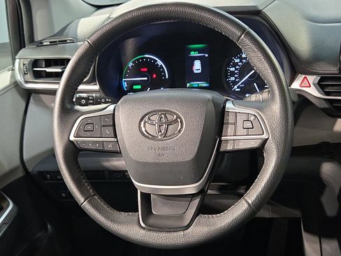 Used 2023 Toyota Sienna XLE FWD image 27