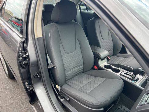 Used 2012 Ford Fusion SE image 30