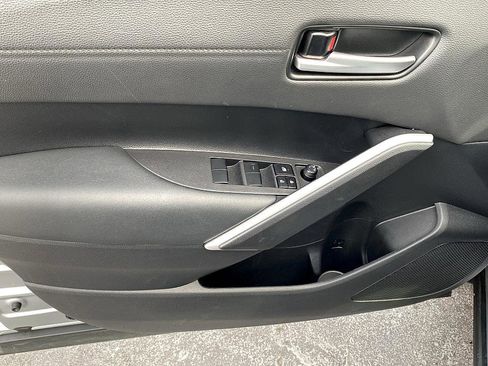 Certified 2025 Toyota Corolla Cross XLE image 8