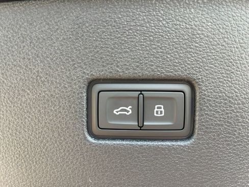 New 2026 Audi SQ8 Prestige AWD/4WD image 31