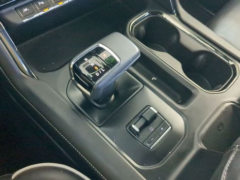 Used 2022 GMC Sierra 1500 AT4X image 17