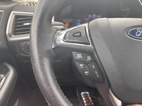 Used 2018 Ford Edge SEL w/ Equipment Group 201A AWD/4WD image 33