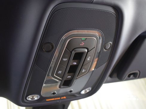 New 2026 Bentley Bentayga AWD/4WD image 40