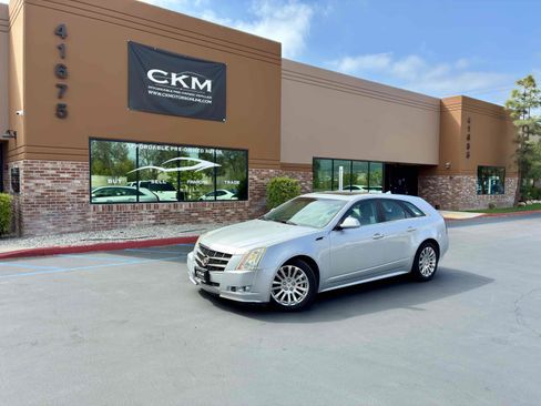 Used 2011 Cadillac CTS Performance RWD image 2
