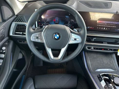New 2026 BMW X7 xDrive40i w/ Premium Package image 13