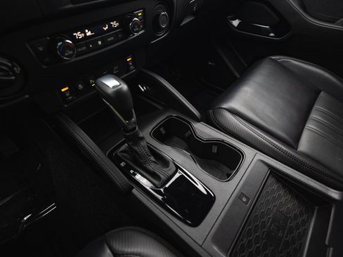 Used 2022 Nissan Frontier PRO-4X w/ Pro-4X Premium Package image 23