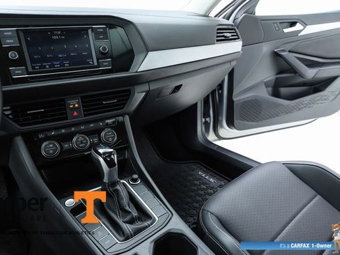 Used 2023 Volkswagen Jetta SE w/ Panoramic Sunroof Package image 23