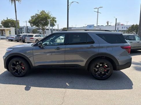 Used 2023 Ford Explorer ST w/ Equipment Group 401A AWD/4WD image 4