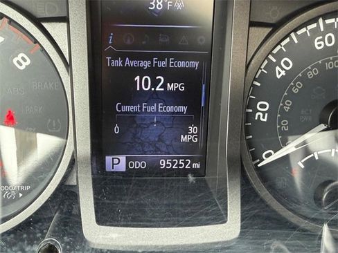 Used 2016 Toyota Tacoma TRD Sport image 20